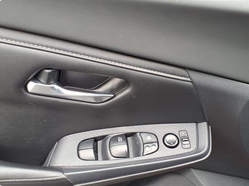 Used 2023 Nissan Sentra SV image 16