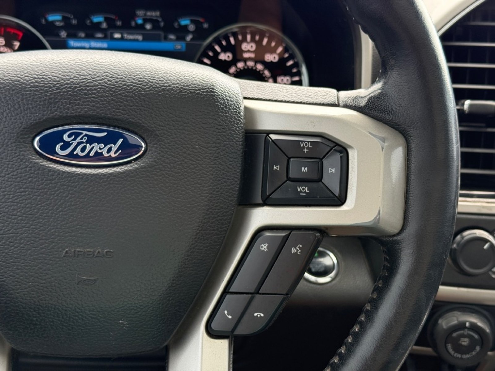 Used 2019 Ford F150 Lariat w/ Equipment Group 502A Luxury AWD/4WD image 24