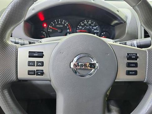 Used 2014 Nissan Frontier SV RWD image 13