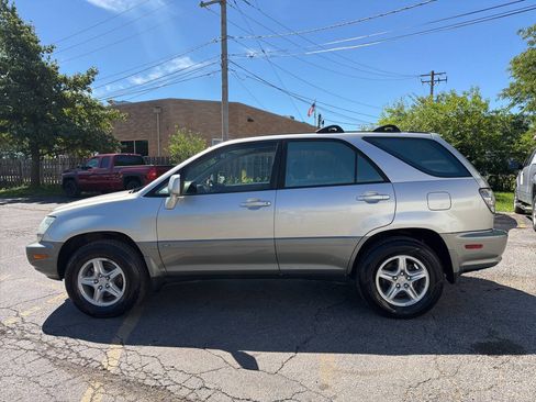 Used 2002 Lexus RX 300 4WD w/ Premium Pkg Plus image 3