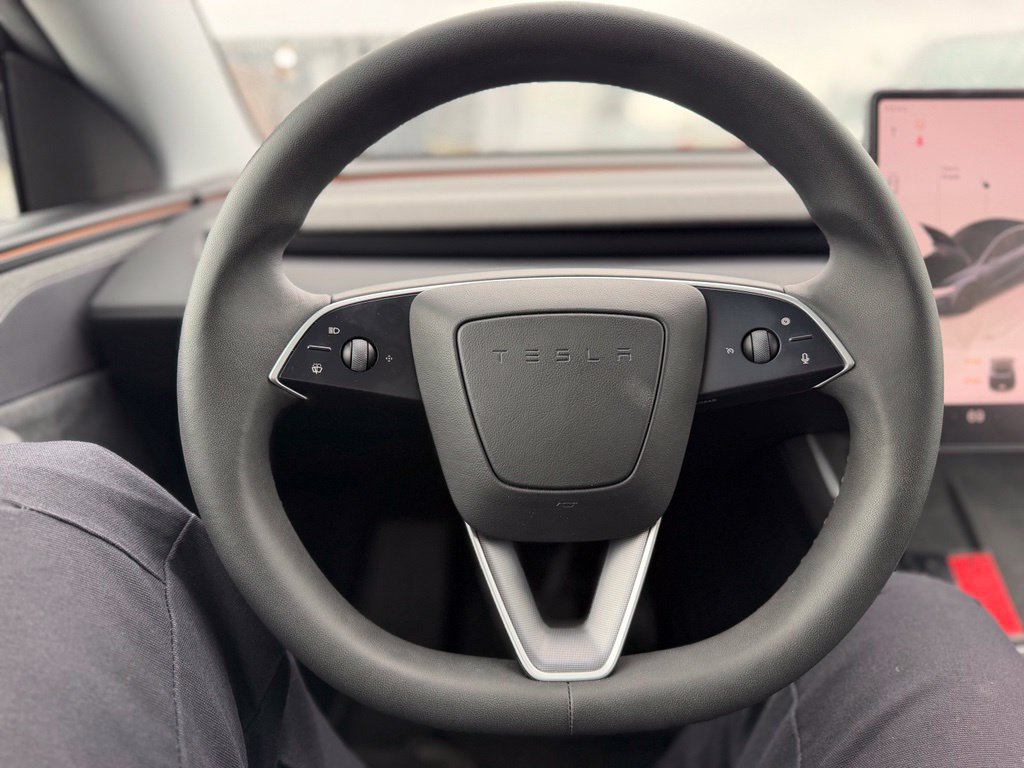 Used 2026 Tesla Model Y 2WD image 6