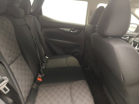 Used 2021 Nissan Rogue Sport SV FWD image 19