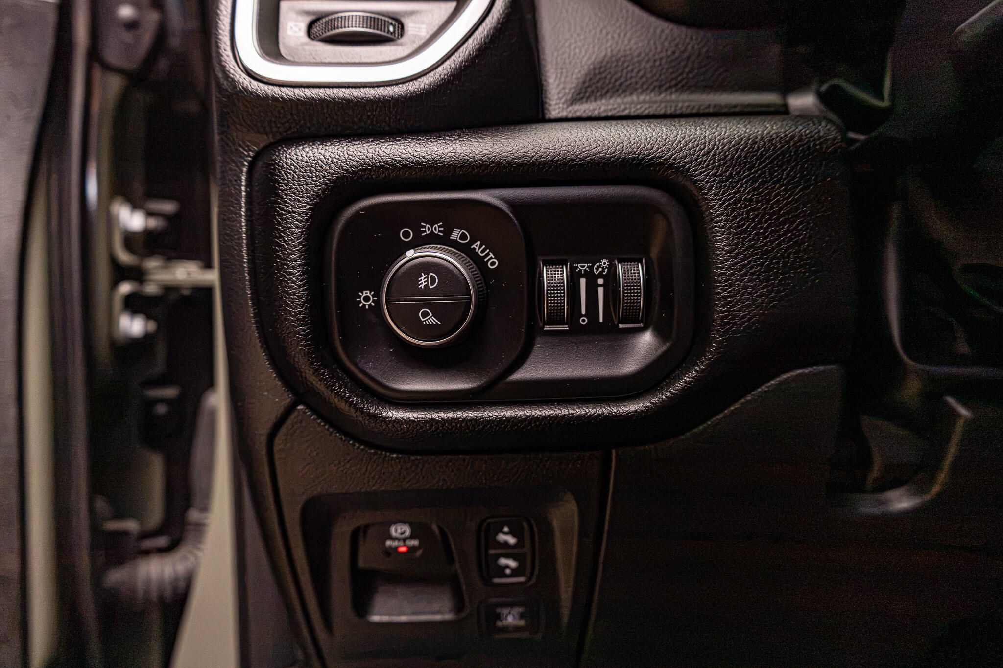 Used 2026 RAM 1500 Laramie w/ Night Edition AWD/4WD image 21