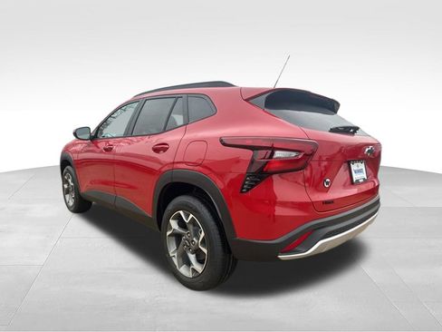 New 2026 Chevrolet Trax LT w/ Driver Confidence Package FWD image 3