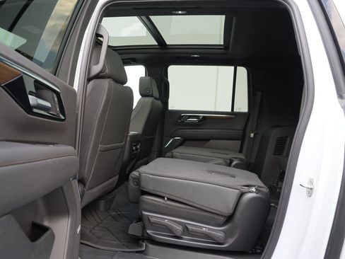 Certified 2026 Chevrolet Suburban High Country w/ Sun And Tow Package AWD/4WD image 19
