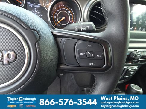 Used 2023 Jeep Gladiator Sport AWD/4WD image 21