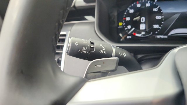 Used 2025 Land Rover Discovery S AWD/4WD image 58