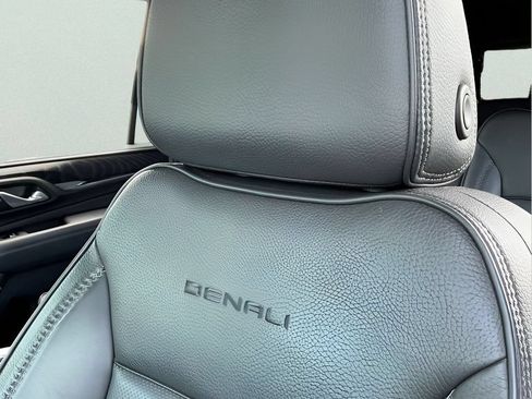 Used 2024 GMC Yukon XL Denali RWD image 19