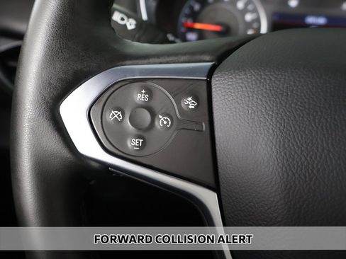 Used 2023 Chevrolet Traverse LT image 4