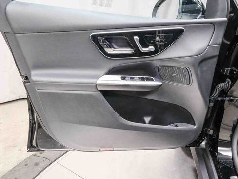 Certified 2025 Mercedes-Benz GLC 300 image 21