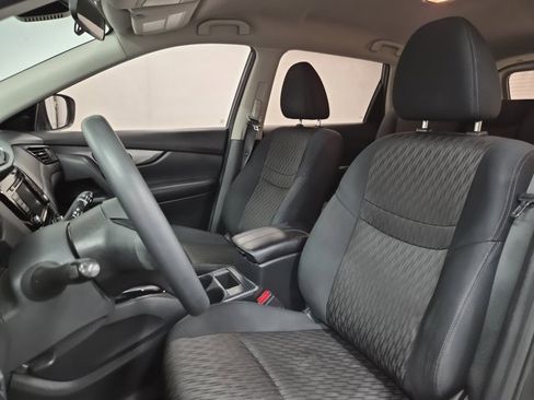 Used 2019 Nissan Rogue S image 19