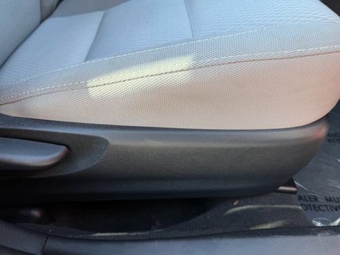 Used 2016 Toyota Corolla LE image 13