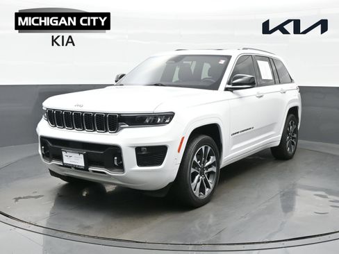 Used 2023 Jeep Grand Cherokee Overland image 1