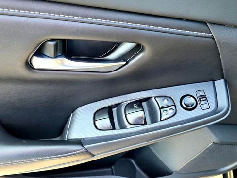 Used 2023 Nissan Sentra SV w/ Trunk Package image 14