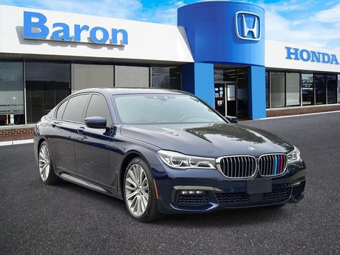 Used 2018 BMW 750i xDrive AWD/4WD image 1