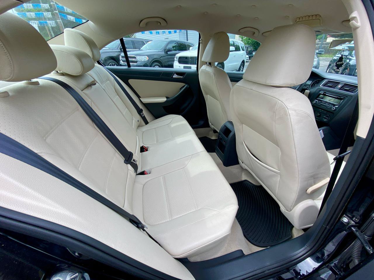 Used 2014 Volkswagen Jetta SE FWD image 9