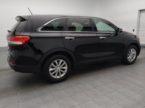 Used 2017 Kia Sorento L image 10
