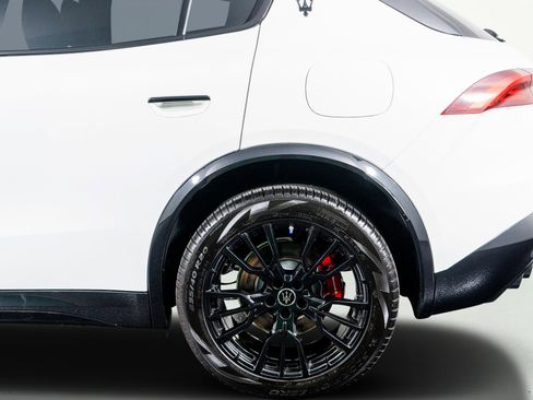 Used 2025 Maserati Grecale Modena image 17