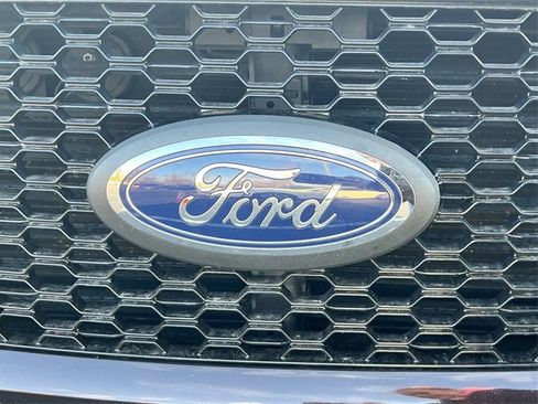 Used 2019 Ford F150 XLT w/ Equipment Group 302A Luxury image 11