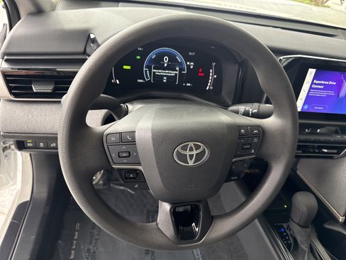 Used 2025 Toyota Camry LE image 17