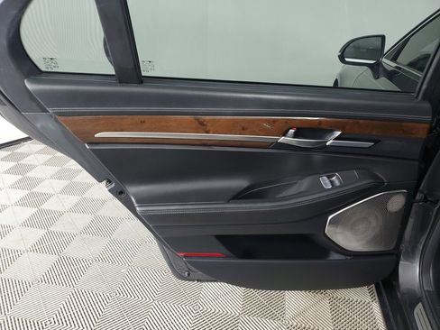 Used 2017 Genesis G90 3.3T Premium RWD image 24