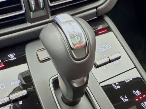 New 2025 Porsche Macan image 21