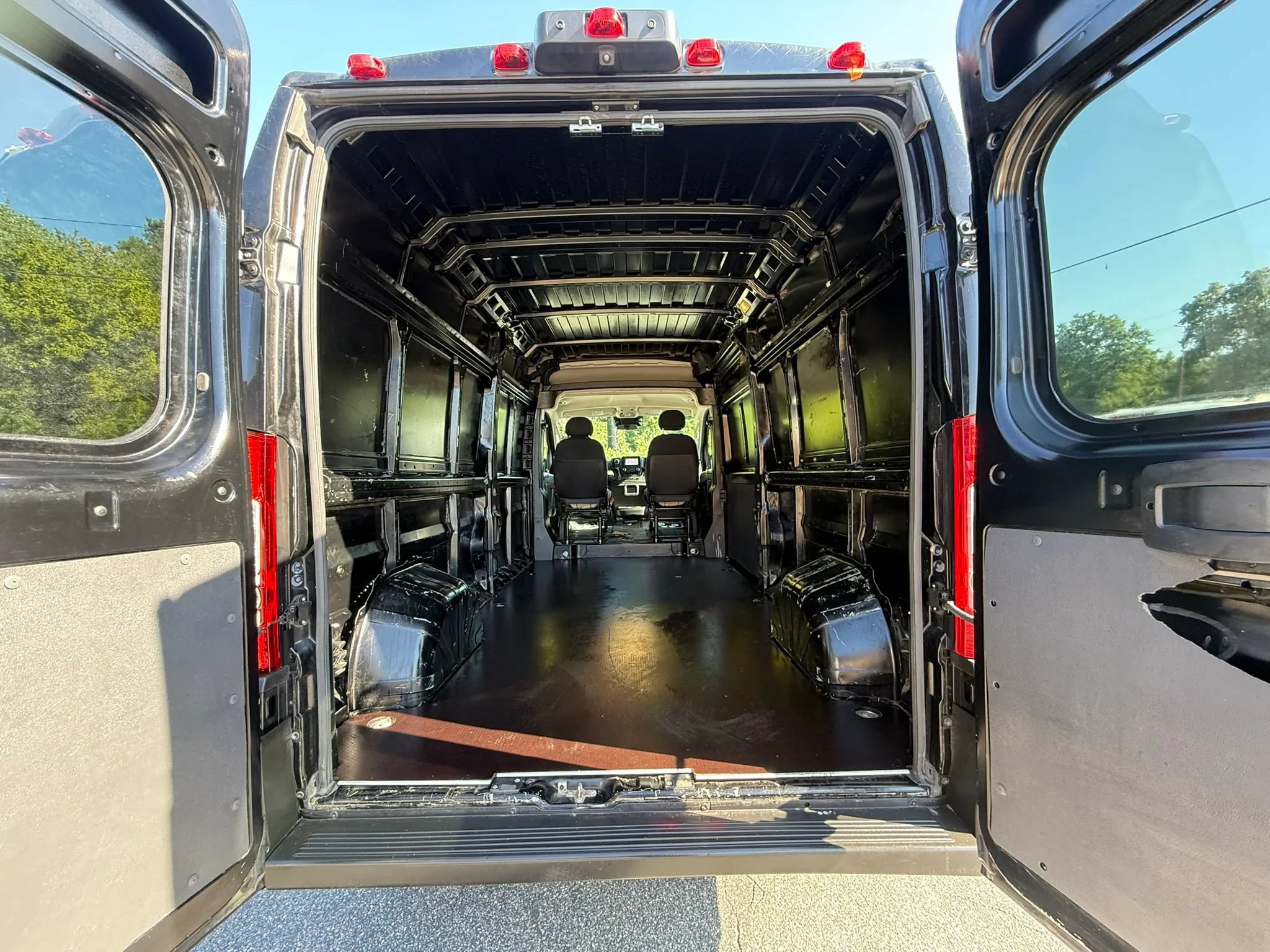 Used 2023 RAM ProMaster 2500 FWD image 14