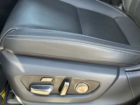 Used 2024 Lexus LX 600 4WD w/ Luxury Package image 22