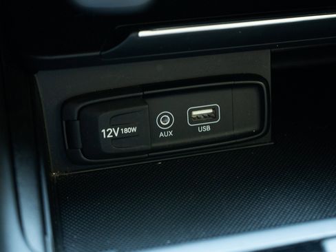 Used 2021 Genesis G70 2.0T image 34