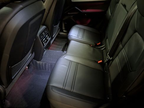 Certified 2024 Porsche Cayenne Coupe image 22