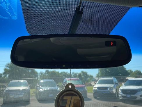 Used 2011 Nissan Armada SL image 32