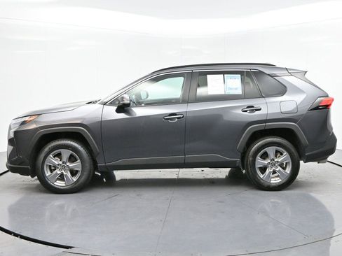 Used 2022 Toyota RAV4 XLE w/ Convenience Package image 4