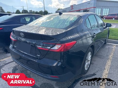 Used 2025 Toyota Camry LE FWD image 12