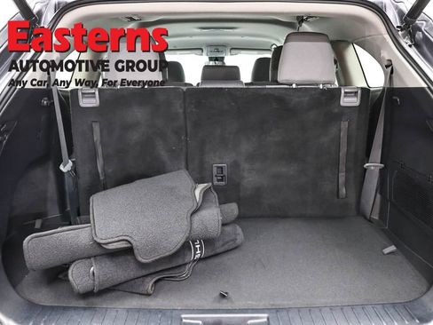 Used 2022 Toyota Highlander LE image 9