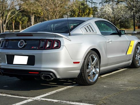 Used 2014 Ford Mustang GT Premium image 8