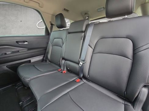 New 2026 Nissan Pathfinder SL image 22