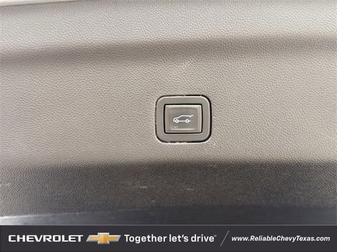 Used 2024 Chevrolet Suburban RST image 37