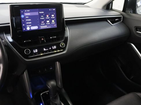 Used 2023 Toyota Corolla Cross XLE w/ Convenience Package FWD image 16