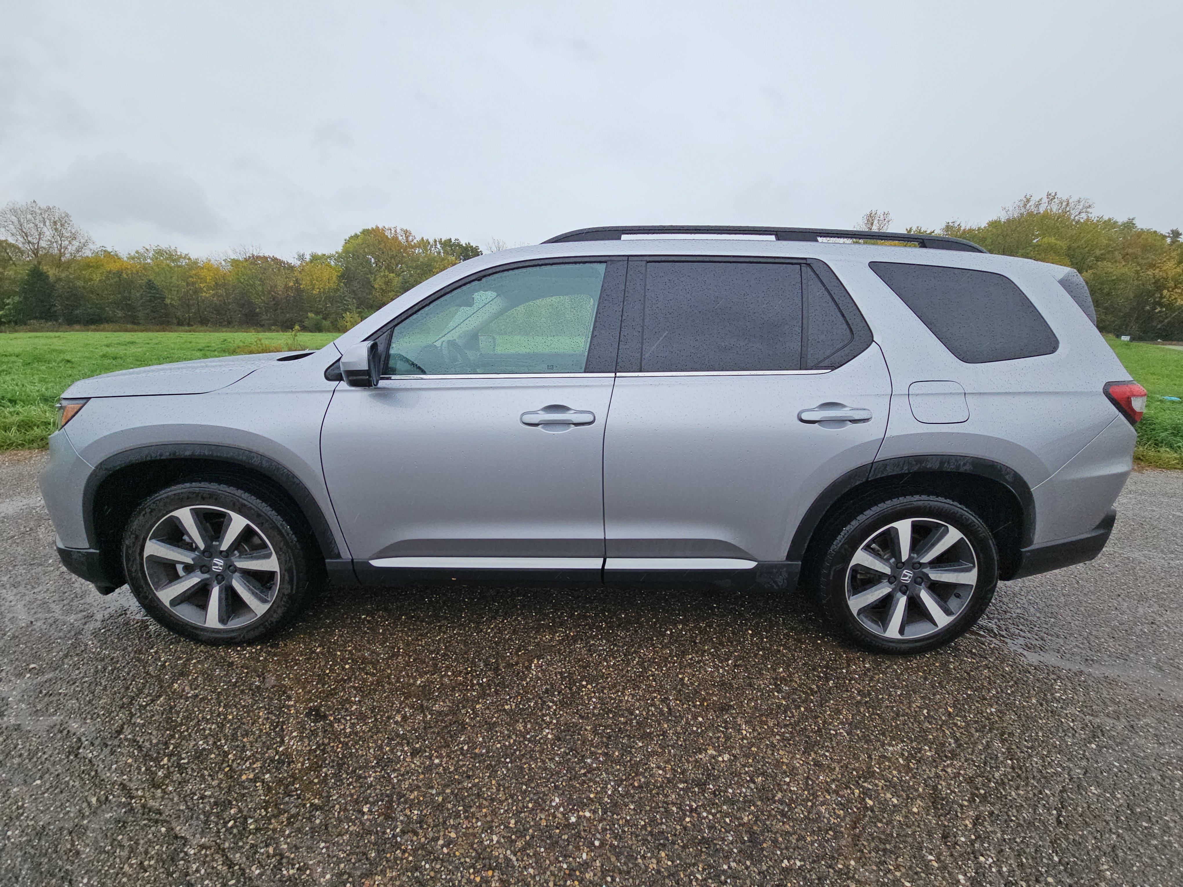 Used 2025 Honda Pilot Touring image 6