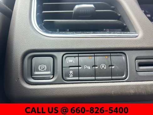 Used 2023 Chevrolet Suburban LT image 15