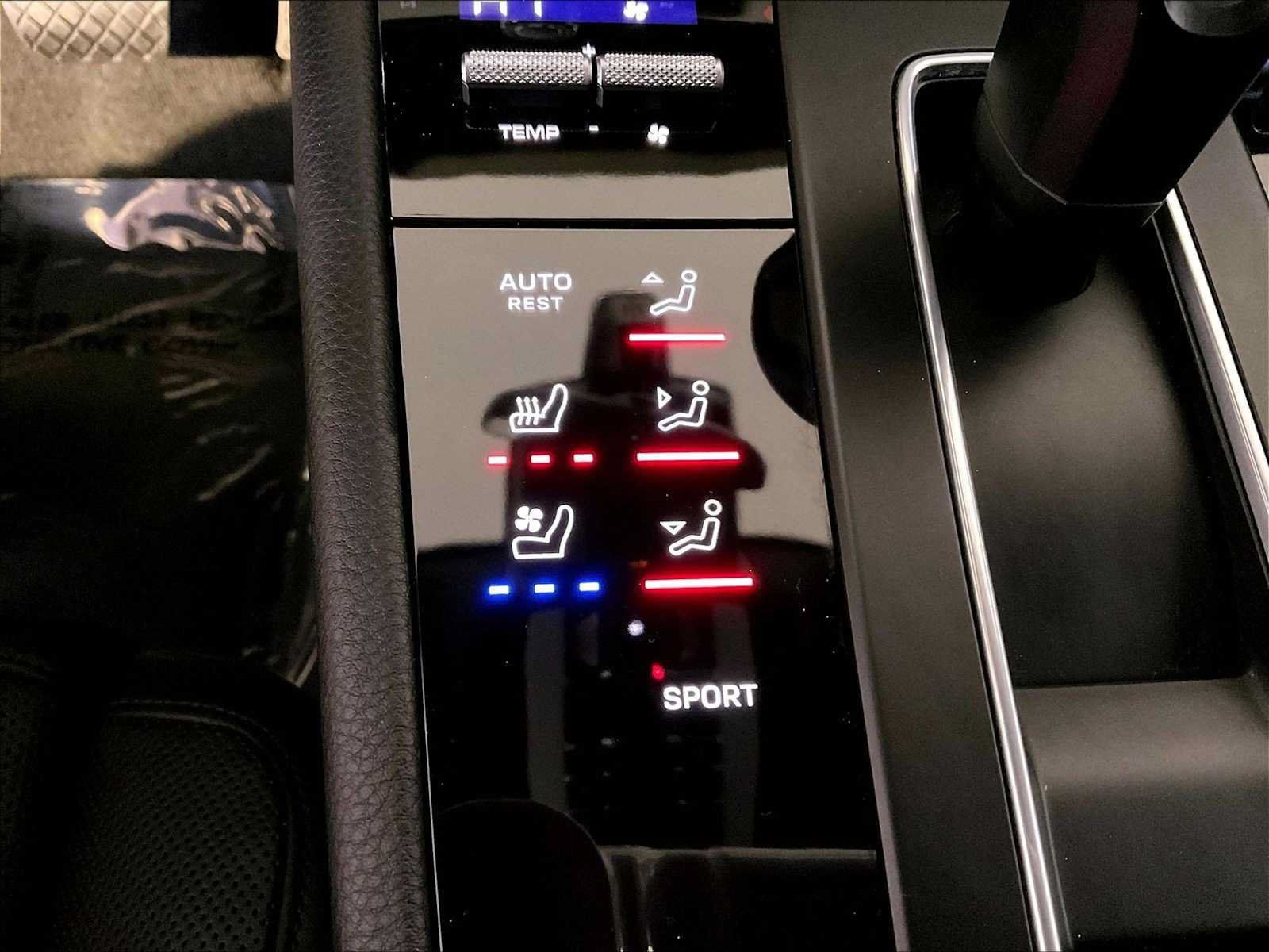 Certified 2023 Porsche Macan AWD/4WD image 39