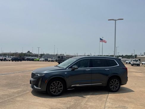 Used 2020 Cadillac XT6 Premium Luxury FWD image 12