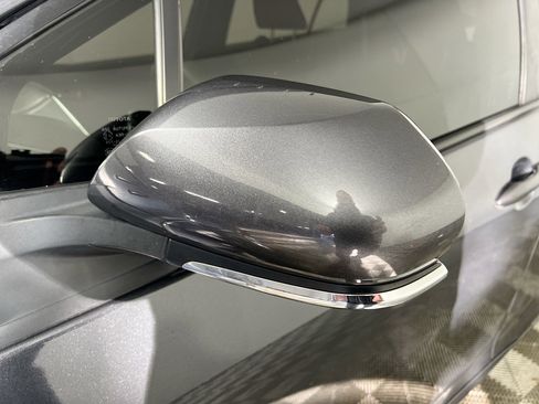 Used 2022 Toyota Prius L Eco image 13