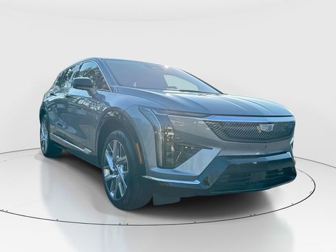 Used 2025 Cadillac Optiq Luxury 1 image 1