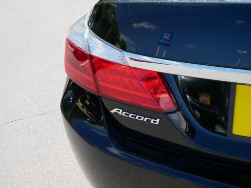 Used 2015 Honda Accord EX-L image 16