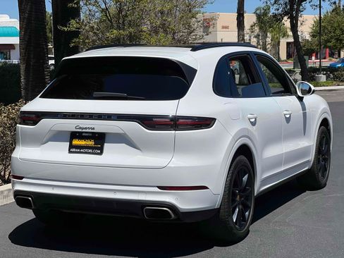 Used 2019 Porsche Cayenne AWD/4WD image 13
