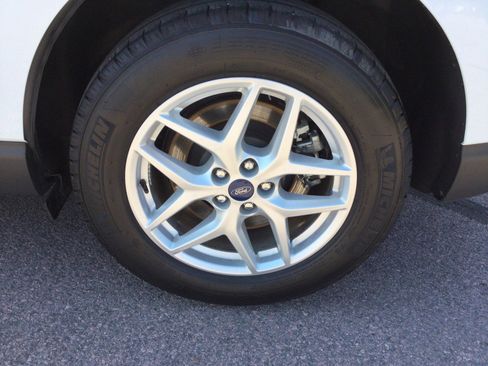 Used 2022 Ford Edge SEL image 5