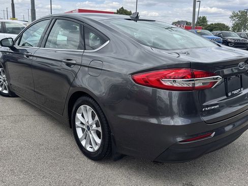Used 2020 Ford Fusion SE FWD image 6