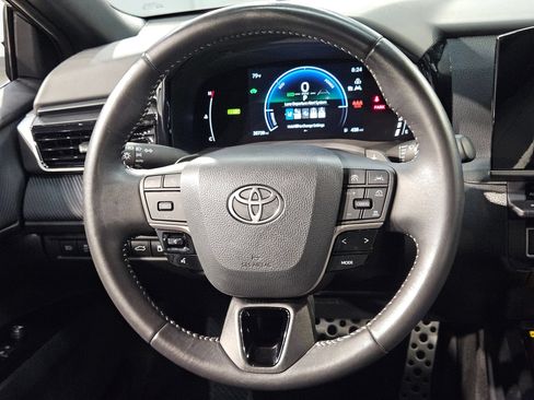 Used 2025 Toyota Camry SE FWD image 26