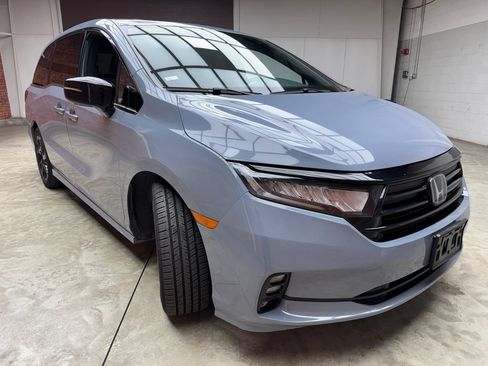 Used 2023 Honda Odyssey Sport image 7